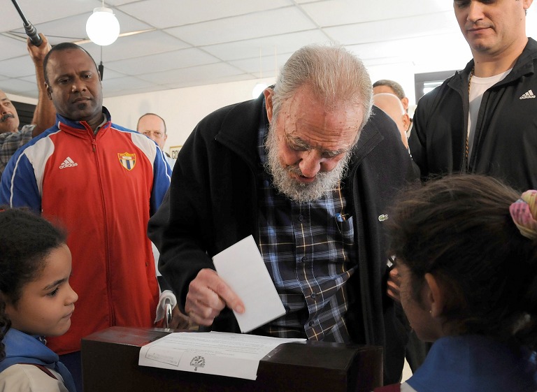 古巴前领导人菲德尔·卡斯特罗（Fidel Castro）现身投票站参加古巴大选投票