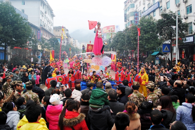 贵州黎平古城：玩故事过新年