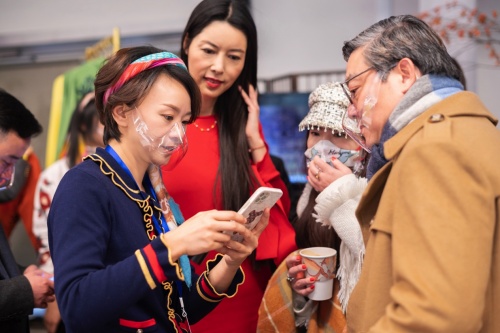 携手推动时尚与色彩设计领域合作创新, BCBGMAXAZRIA与爱涂妆iLuv Vivid推出定制时装系列 携手推动时尚与色彩设计领域合作创新, BCBGMAXAZRIA与爱涂妆iLuv Vivid推出定制时装系列