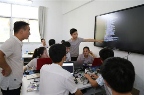 图片19.jpg 图片19.jpg
