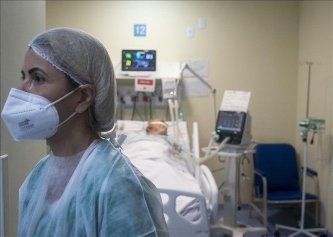 巴西新冠肺炎染疫死亡人數29日突破40萬大關,總數在全球僅次於美國。圖為里約熱內盧一所醫院內隔離病房。.jpg 巴西新冠肺炎染疫死亡人數29日突破40萬大關,總數在全球僅次於美國。圖為里約熱內盧一所醫院內隔離病房。.jpg
