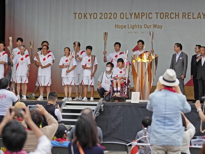 東京都政府透露,奧運火炬進入東京後幾天的傳遞,將避開公共道路,改在封閉場所內舉行點火儀式,避免人群聚集,導致新冠病毒傳播。.jpg 東京都政府透露,奧運火炬進入東京後幾天的傳遞,將避開公共道路,改在封閉場所內舉行點火儀式,避免人群聚集,導致新冠病毒傳播。.jpg