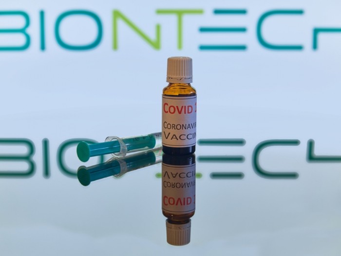 BioNTech稱與輝瑞合作研發的第一代疫苗,現階段毋須調整。(shutterstock).jpg BioNTech稱與輝瑞合作研發的第一代疫苗,現階段毋須調整。(shutterstock).jpg