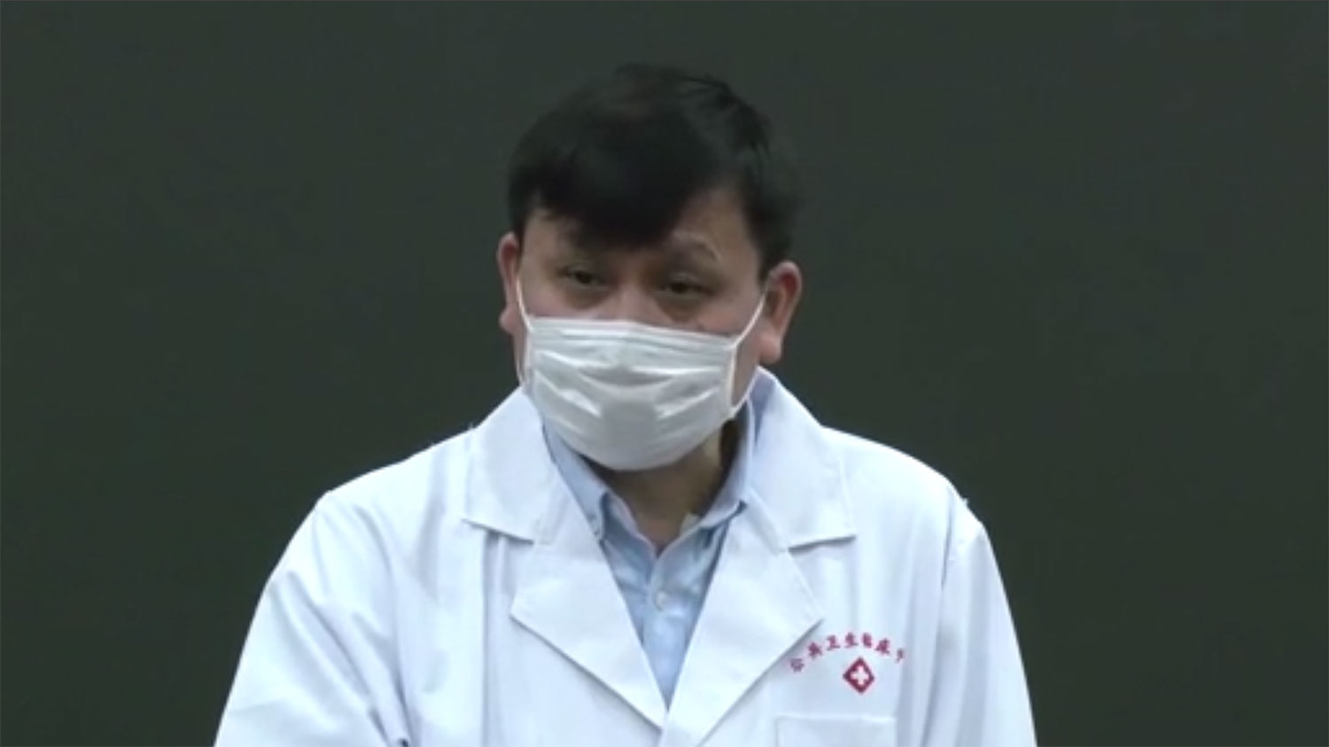 中国医学专家张文宏曾表示中国需做好“与病毒并存”的准备。(路透社视频截图).jpeg 中国医学专家张文宏曾表示中国需做好“与病毒并存”的准备。(路透社视频截图).jpeg
