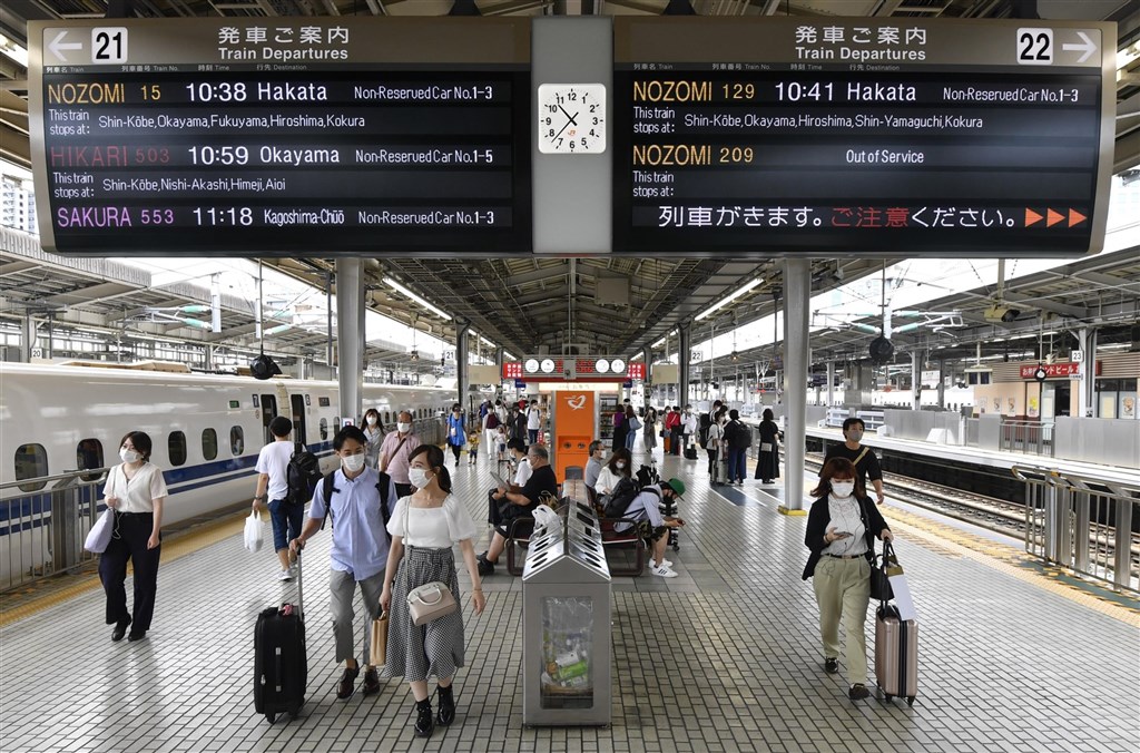 圖為7日JR新大阪站搭車旅客。.jpg 圖為7日JR新大阪站搭車旅客。.jpg