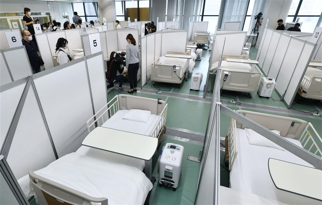 日本連日確診COVID-19病例突破2萬5000例,醫療系統面臨極嚴峻的狀況,東京成立的氧氣站23日啟用。(共同社).jpg 日本連日確診COVID-19病例突破2萬5000例,醫療系統面臨極嚴峻的狀況,東京成立的氧氣站23日啟用。(共同社).jpg