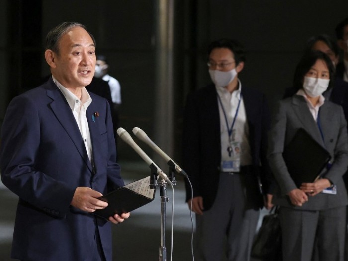 菅義偉表示,每日新增的新冠病毒確診個案已大幅減少。(法新社).jpg 菅義偉表示,每日新增的新冠病毒確診個案已大幅減少。(法新社).jpg
