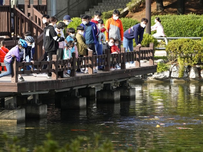 南韓新增1050宗新型肺炎確診病例,是7月7日以來的新低;另外多8 人死亡。.jpg 南韓新增1050宗新型肺炎確診病例,是7月7日以來的新低;另外多8 人死亡。.jpg