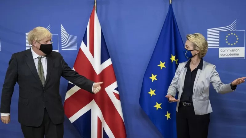 英國首相約翰遜和歐盟委員會主席馮德萊恩為達成脫歐後的貿易協議做最後努力.jpg 英國首相約翰遜和歐盟委員會主席馮德萊恩為達成脫歐後的貿易協議做最後努力.jpg