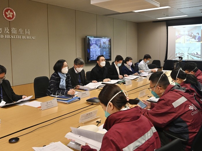 陳肇始聯同衞生署和醫院管理局,與國家衛健委疾病預防控制局一級巡視員賀青華等,以視像方式進行交流會。(政府新聞處).jpg 陳肇始聯同衞生署和醫院管理局,與國家衛健委疾病預防控制局一級巡視員賀青華等,以視像方式進行交流會。(政府新聞處).jpg