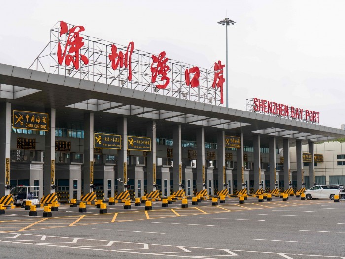 深圳指3月1日起確診跨境貨車司機21天內不得入境。(shutterstock ).jpg 深圳指3月1日起確診跨境貨車司機21天內不得入境。(shutterstock ).jpg