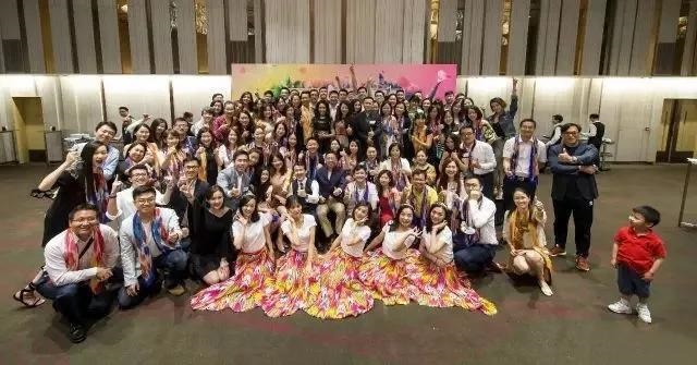 香港新疆联谊会周年庆典合影.jpg 香港新疆联谊会周年庆典合影.jpg
