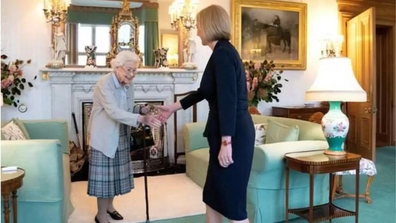 英国执政的保守党新党魁特拉斯接替约翰逊,正式成为英国首相。.jpg 英国执政的保守党新党魁特拉斯接替约翰逊,正式成为英国首相。.jpg