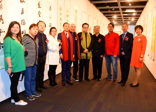 034香港书法观展留影(摄影:.jpg 034香港书法观展留影(摄影:.jpg