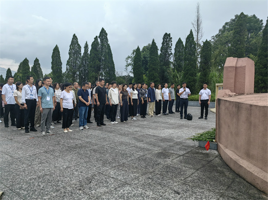 10.光华铺烈士陵园.jpg