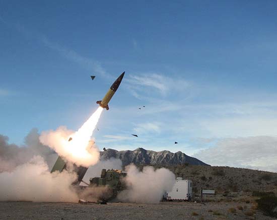 圖為陸軍戰術飛彈系統(ATACMS)。(圖取自洛克希德馬丁公司網頁lockheedmartin.com).jpg 圖為陸軍戰術飛彈系統(ATACMS)。(圖取自洛克希德馬丁公司網頁lockheedmartin.com).jpg