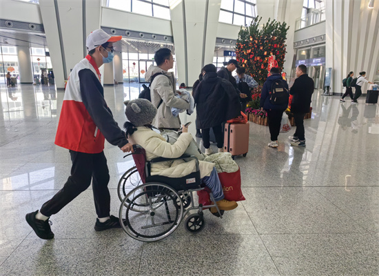 帮助特殊群体旅客 (2).jpg 帮助特殊群体旅客 (2).jpg