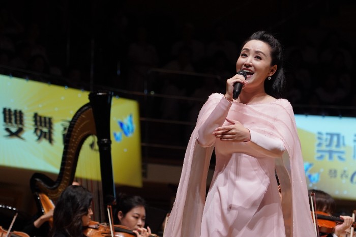 周旋演唱《化蝶》1.jpg 周旋演唱《化蝶》1.jpg
