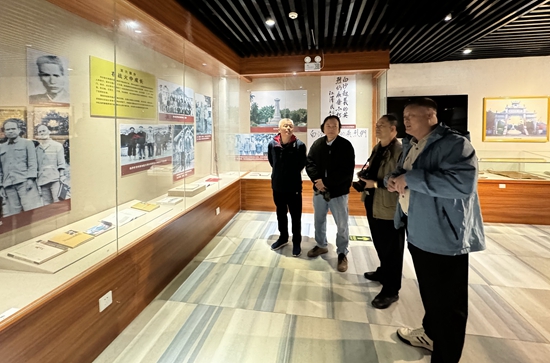 4、参观“白沙起义第一枪”纪念馆-黄逸轩.jpg 4、参观“白沙起义第一枪”纪念馆-黄逸轩.jpg