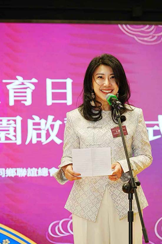王樂茵喜見學生們十分參與及投入活動.jpg 王樂茵喜見學生們十分參與及投入活動.jpg