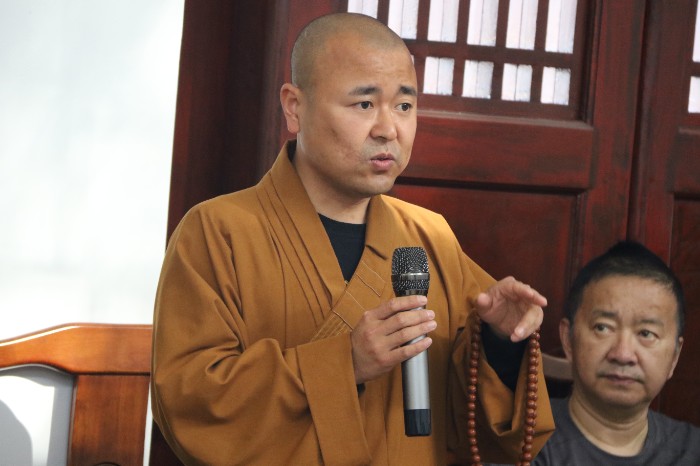 皇泽禅院普燚禅师认为,茶、禅、琴都是中国优秀传统文化的有机组成部分 王长华 摄.JPG 皇泽禅院普燚禅师认为,茶、禅、琴都是中国优秀传统文化的有机组成部分 王长华 摄.JPG