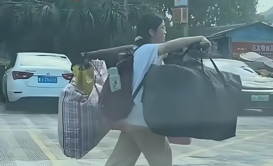 “扁担女孩”刘燕4.jpg “扁担女孩”刘燕4.jpg