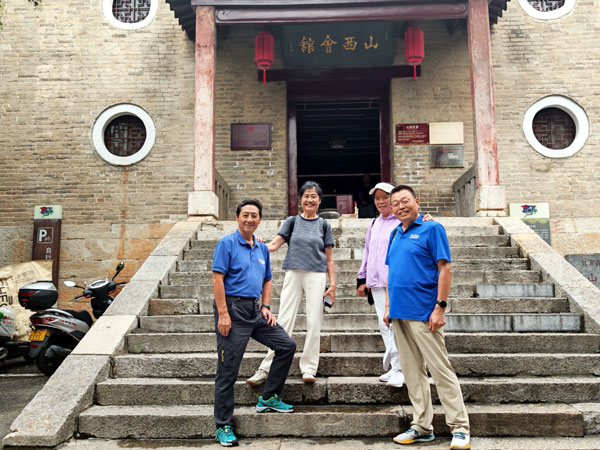 06山西会馆留影.jpg 06山西会馆留影.jpg