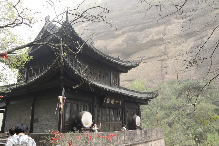 剑门关楼雄关巍峨,壁立万仞 王长华 摄.JPG 剑门关楼雄关巍峨,壁立万仞 王长华 摄.JPG